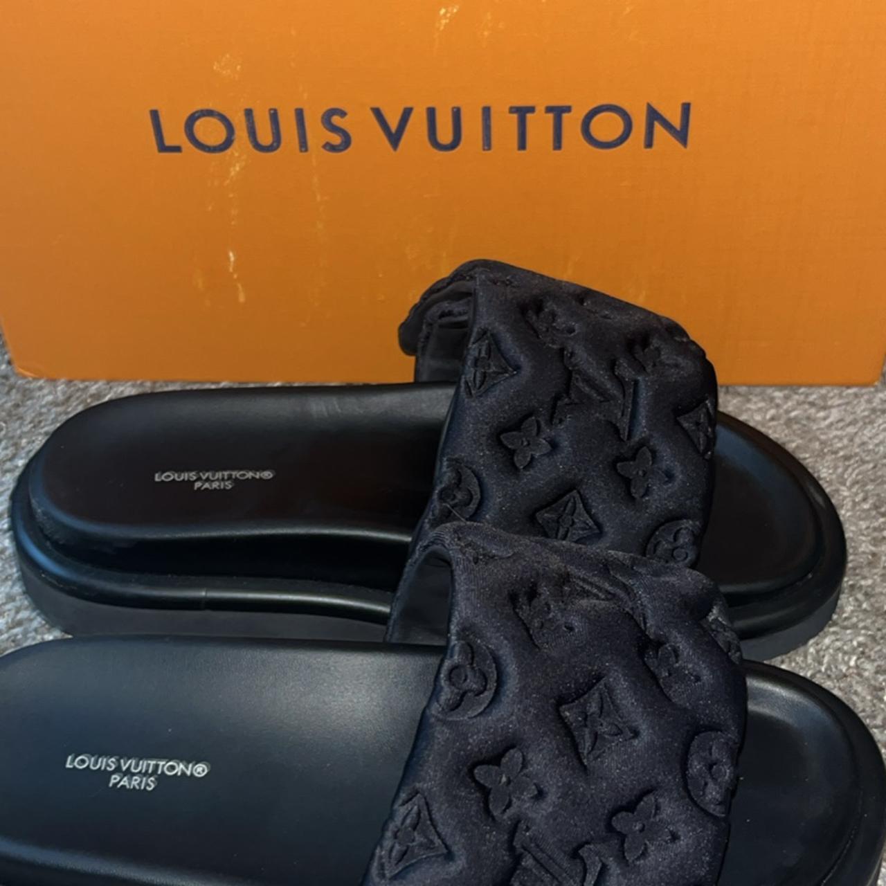 Louis Vuitton slides - Depop