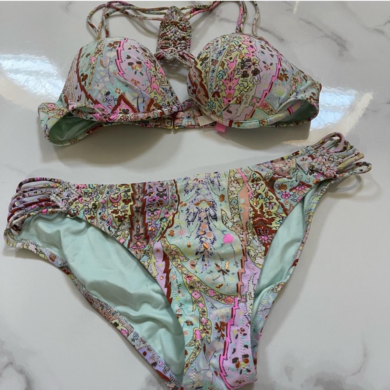 item listed by arianac85