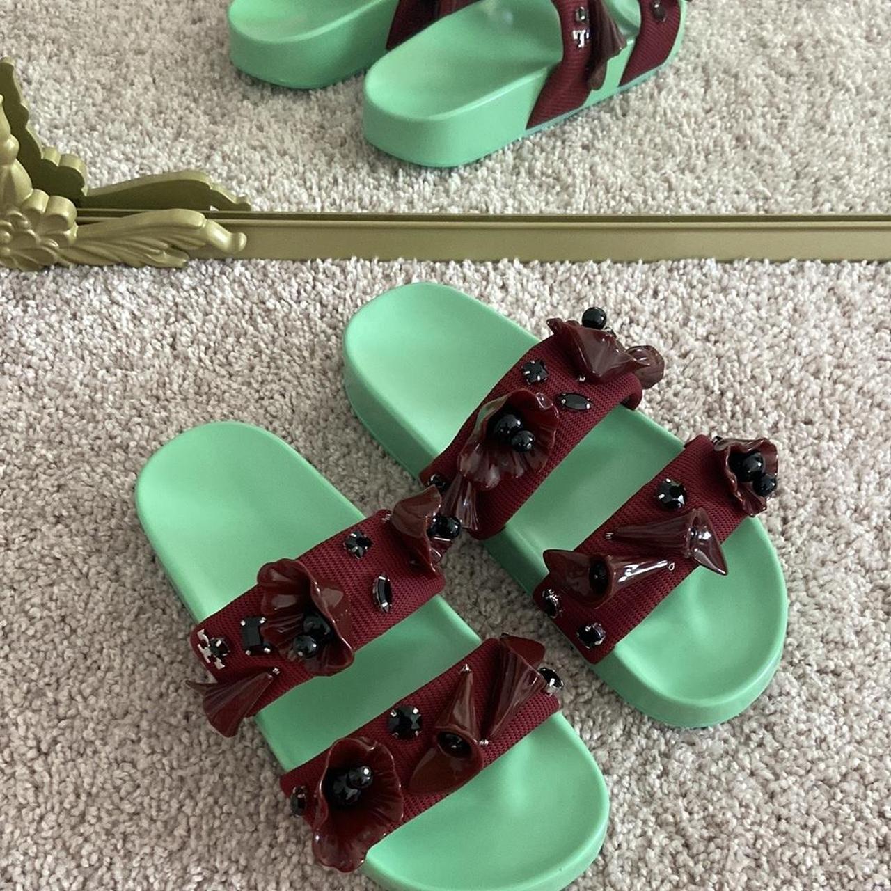 Tory burch blossom discount slide