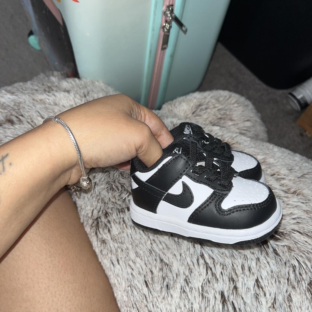 low black white dunks