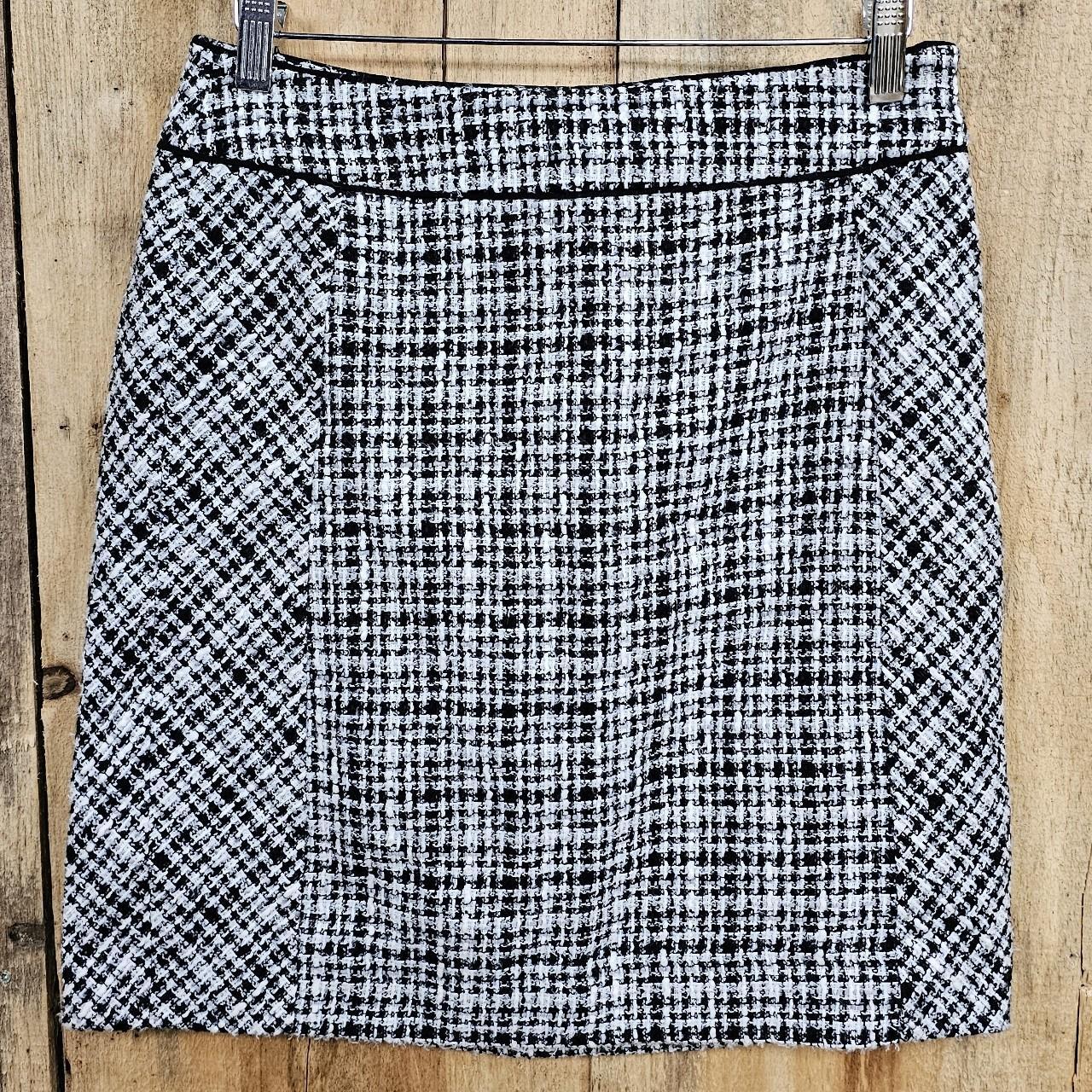 Plaid skirt white outlet house black market