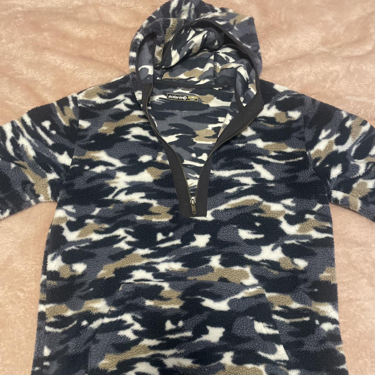 blue camo solaris pullover #crunchy #granola #ski - Depop