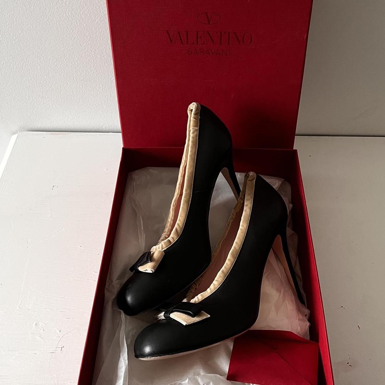 Valentino black pumps, tan trim -'the black&tan'... - Depop