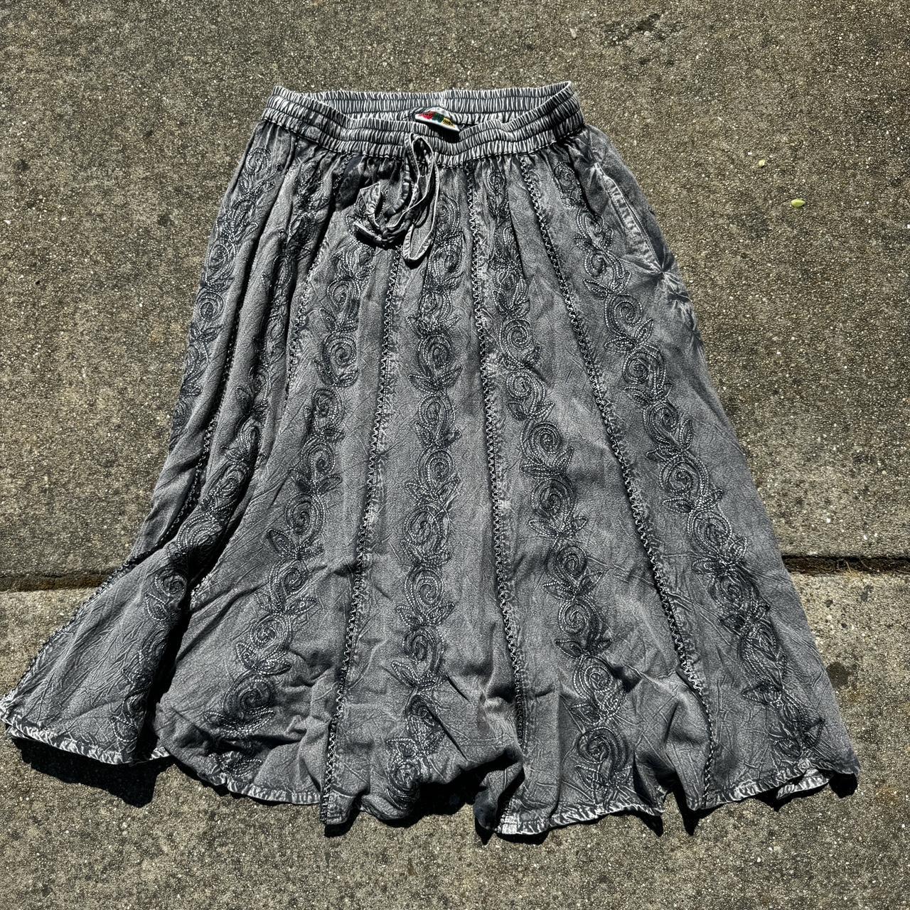 universal size grey midi skirt - Depop