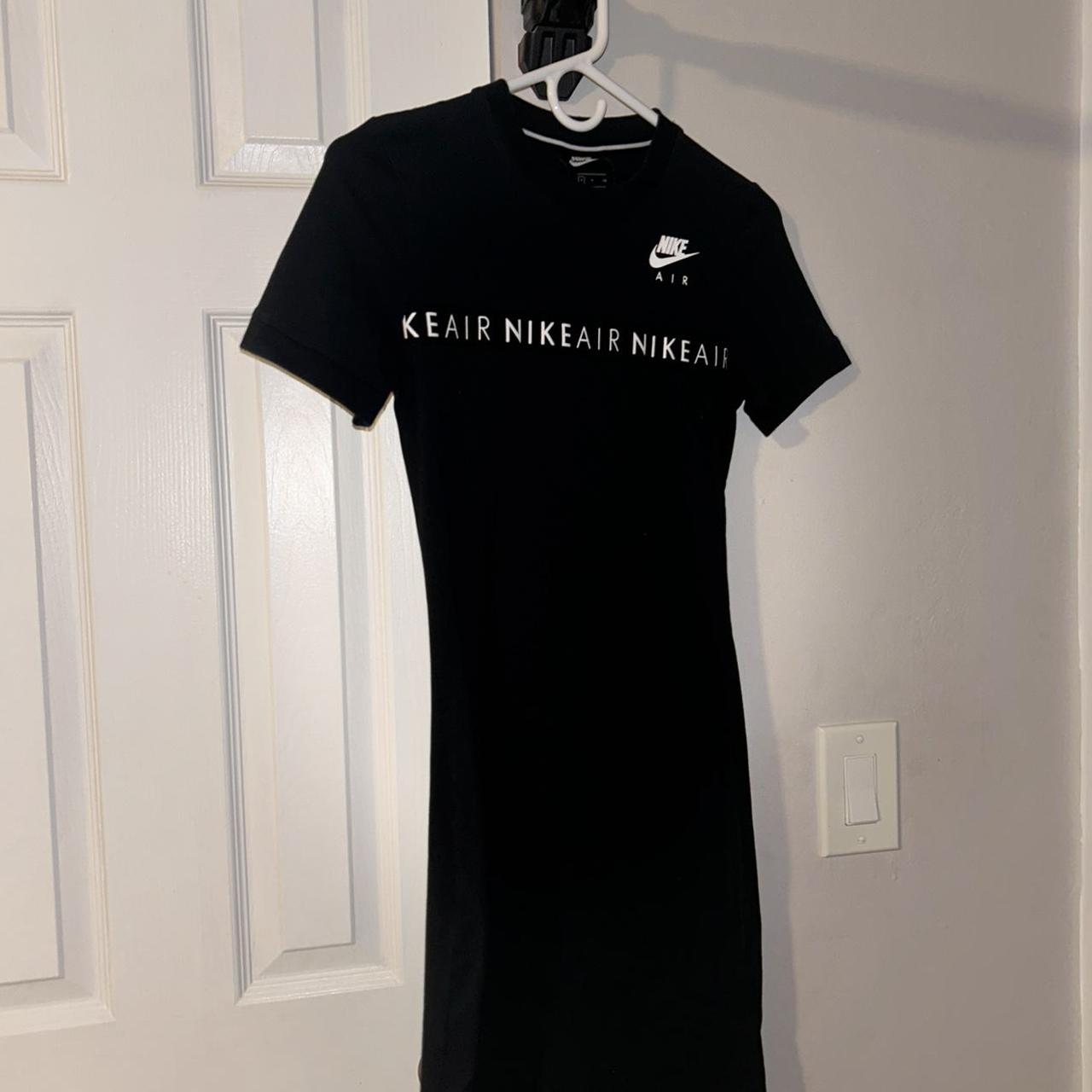 Nike air logo t shirt outlet dress