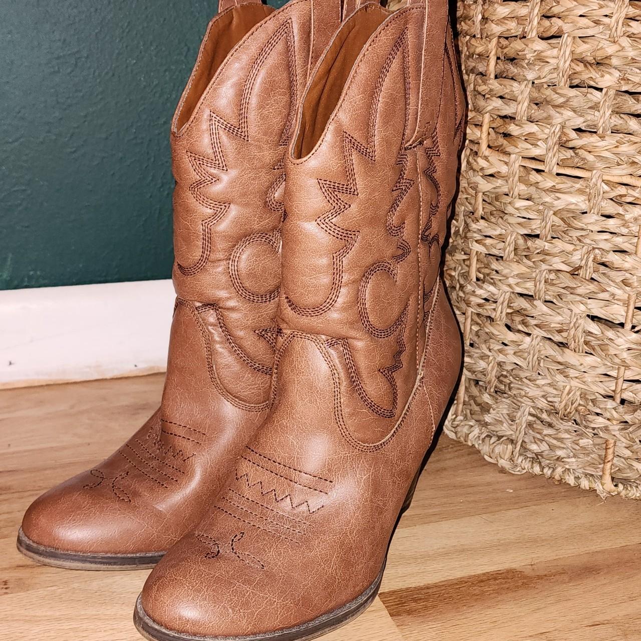 Rounded hotsell cowboy boots