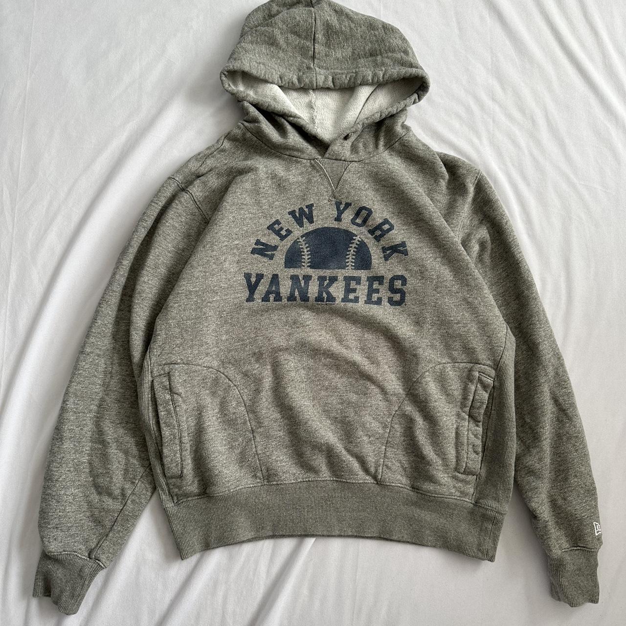 Y2K Yankees hoodie -Great condition -Size... - Depop