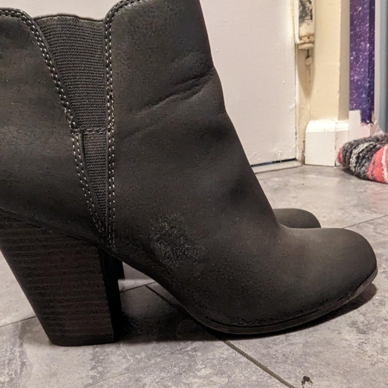 Fergalicious hot sale grey boots