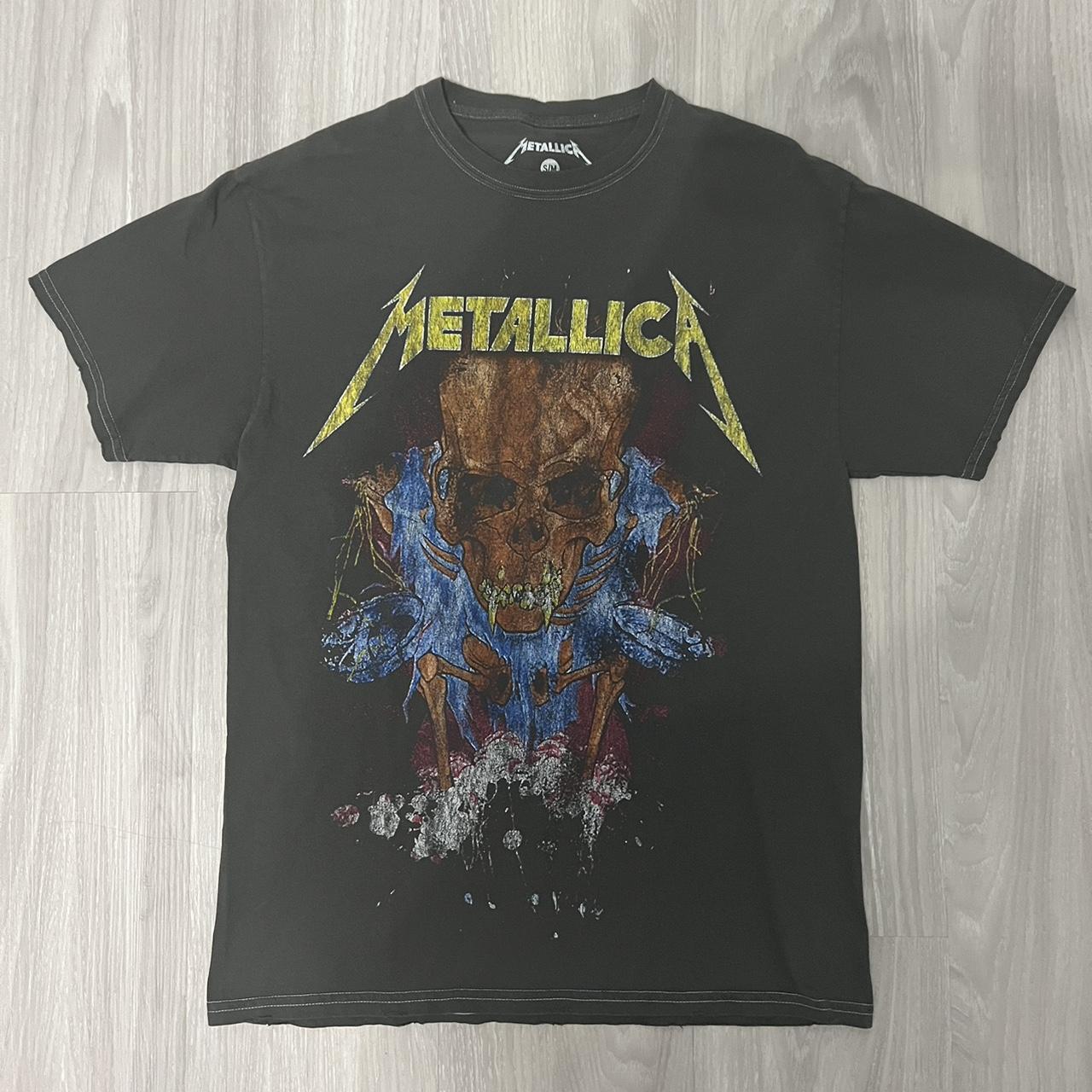 Small Grey Metallica’s Shirt #men #metallica #grey... - Depop