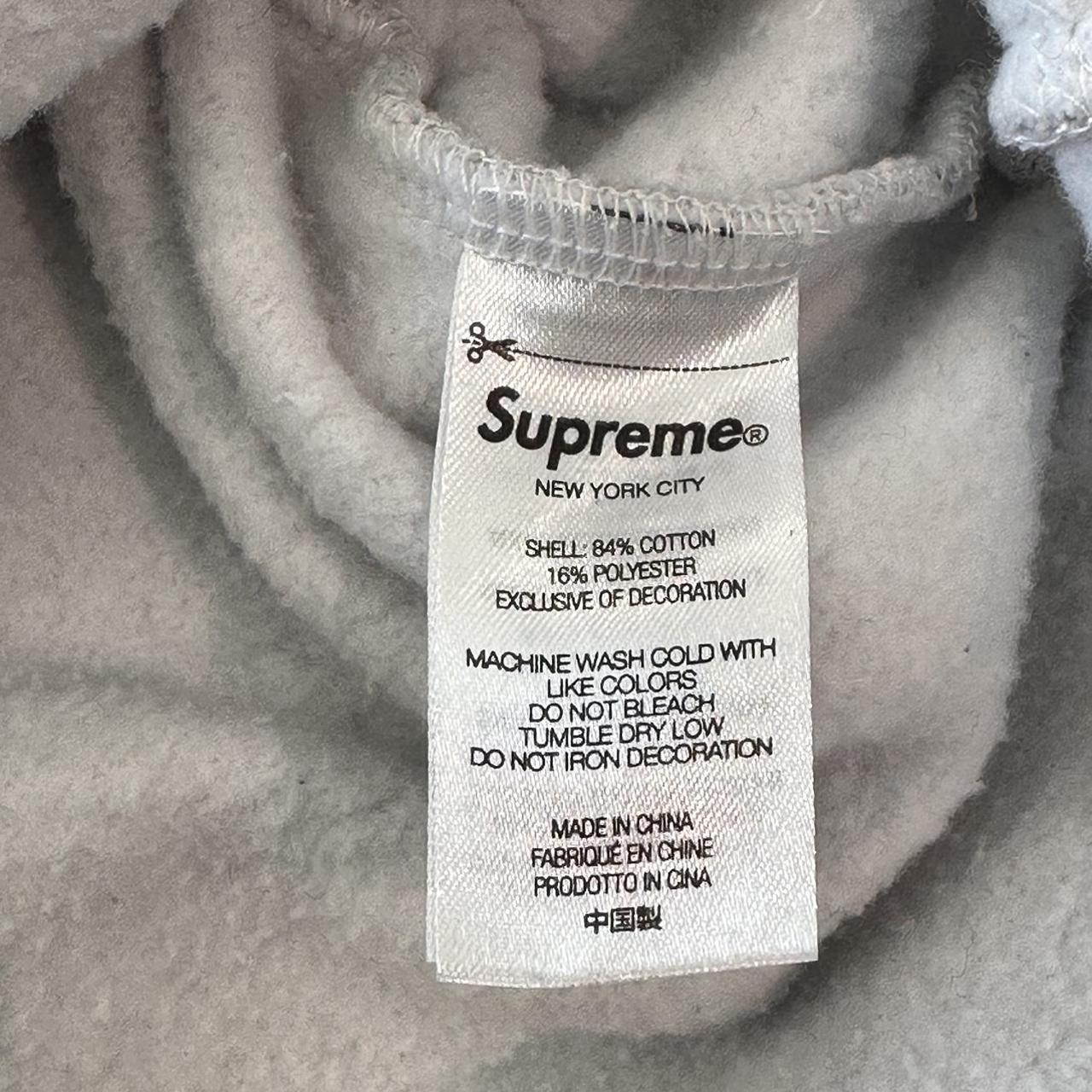 original Supreme hoodie w pockets , size XL but - Depop