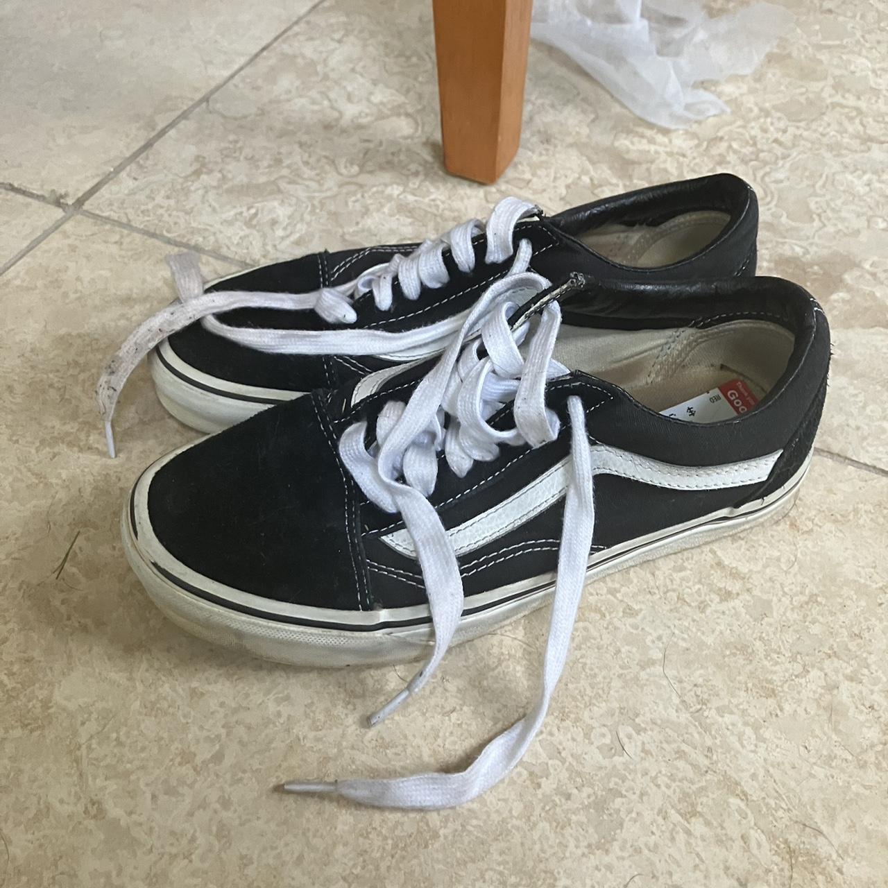 Black and white vans size 7 hotsell