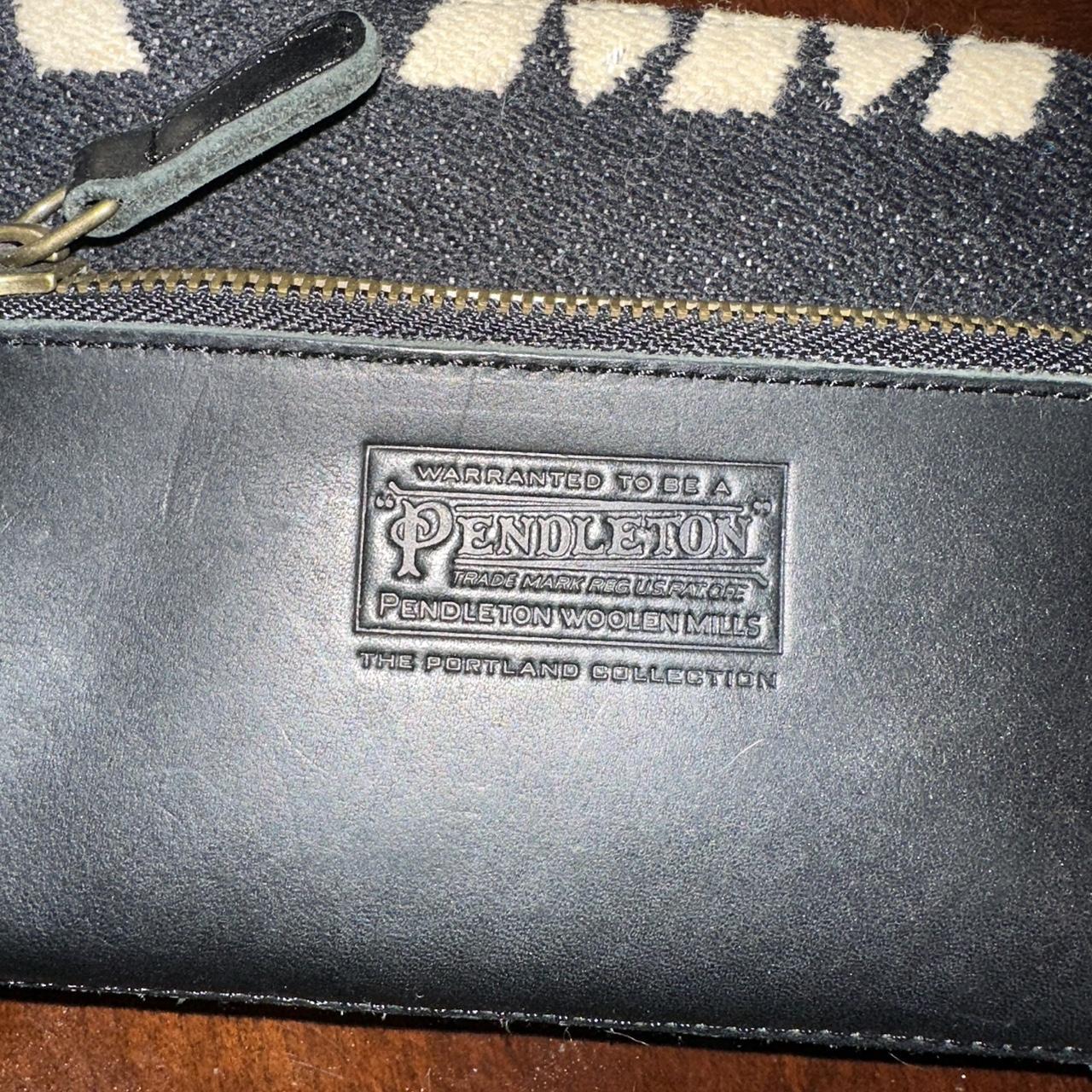 Pendleton Women's Wallets - Black/Multi – Authent… - image 3