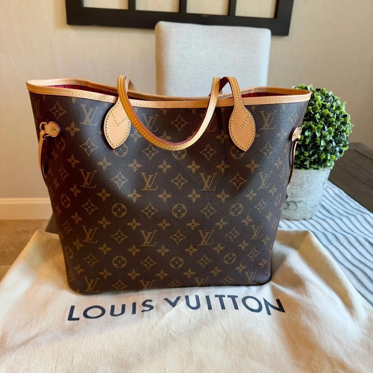 Louis Vuitton Crossbody Pouch Condition: 9/10 Box - Depop