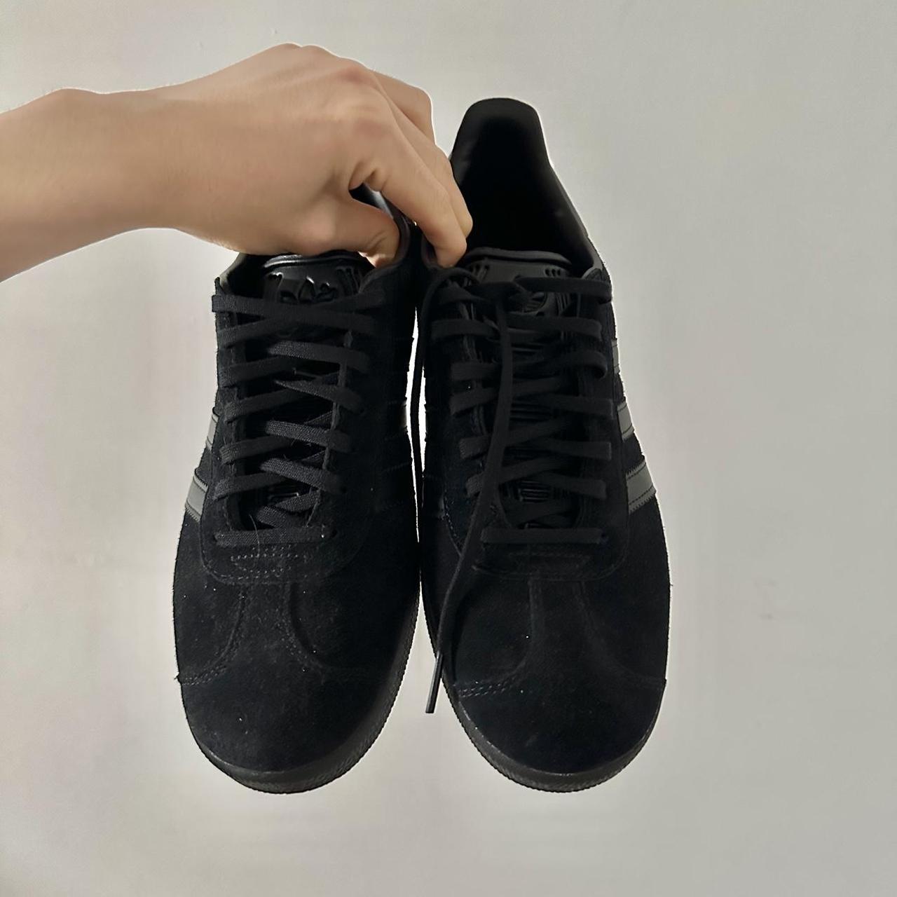 mens all black adidas gazelle