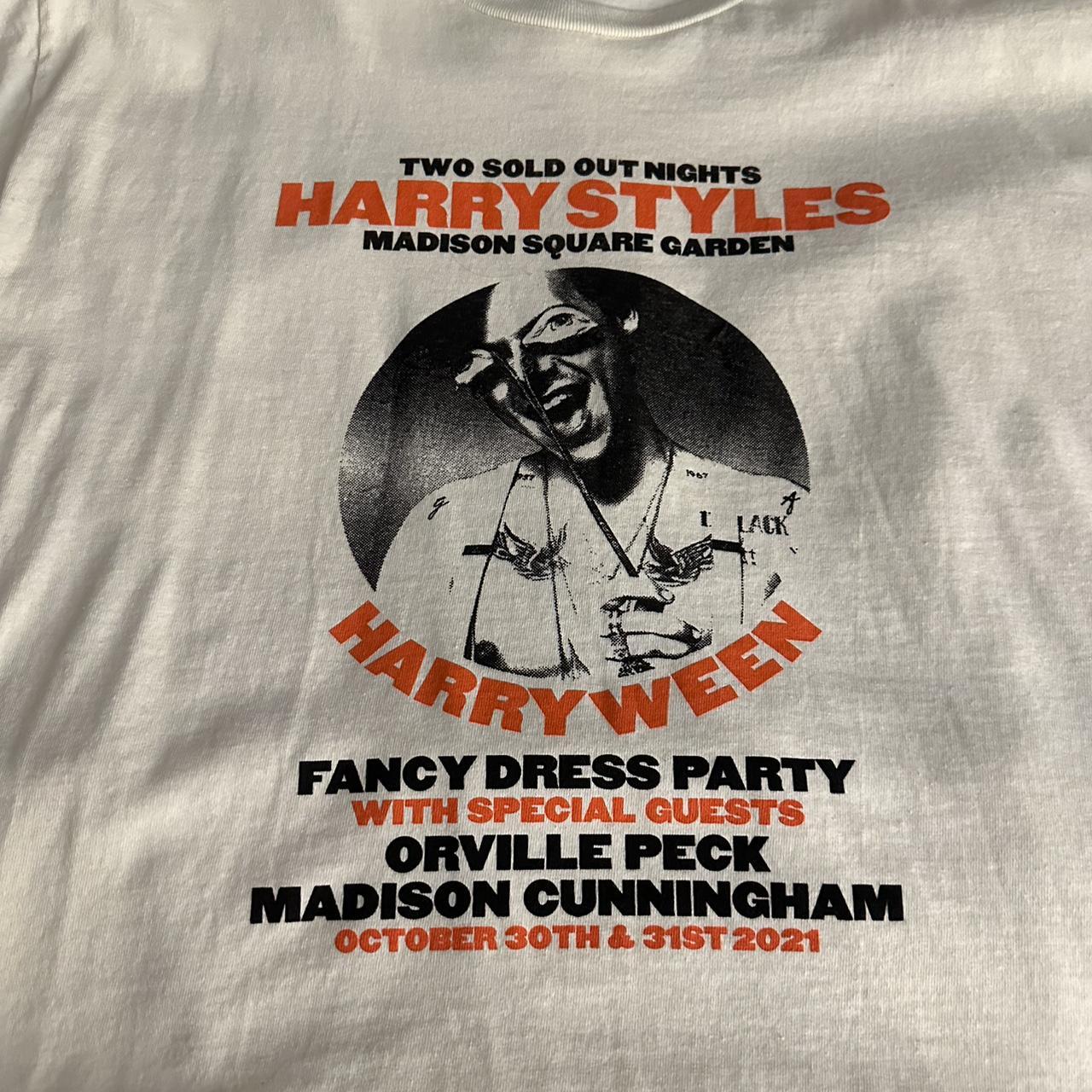 Large white store Harryween shirt