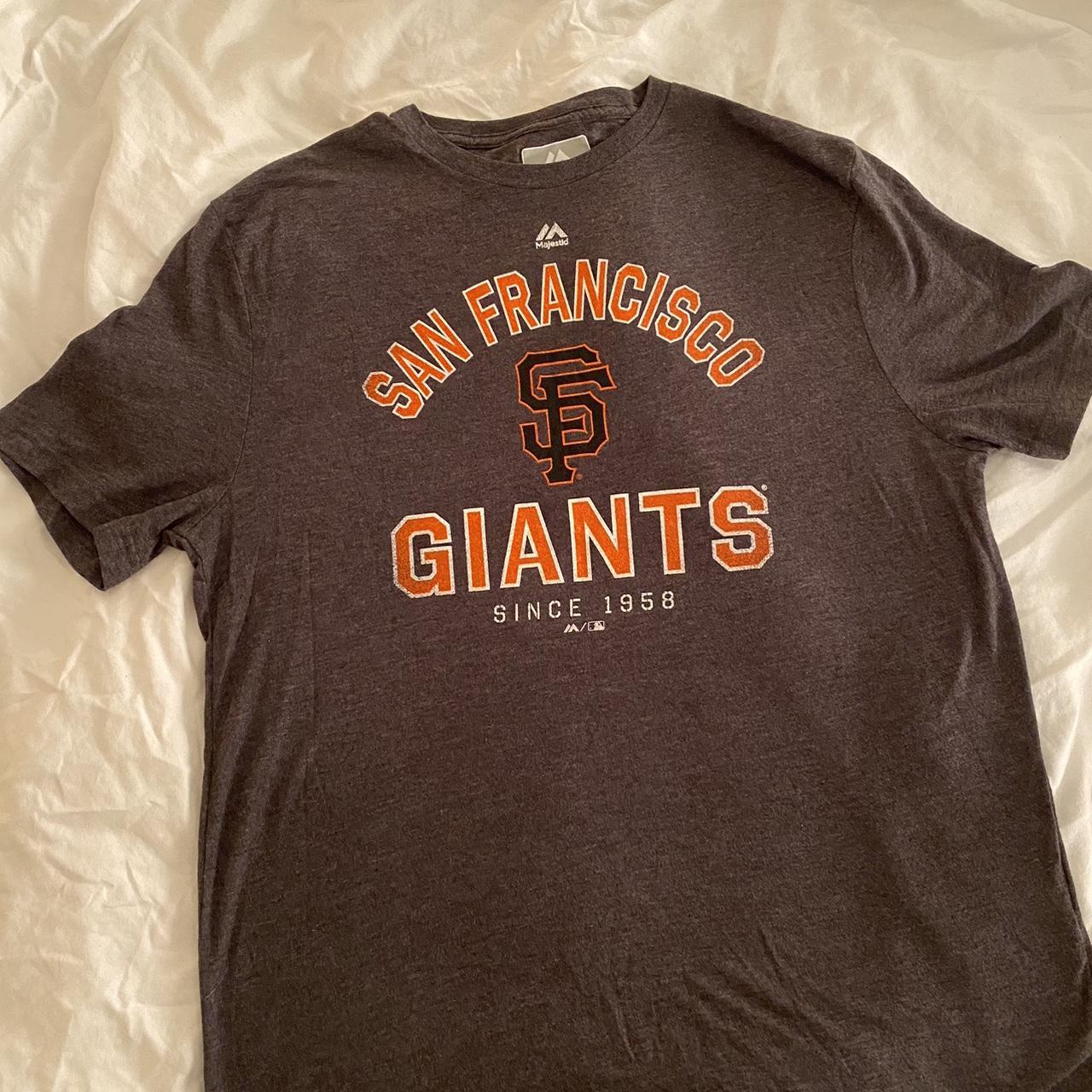 Majestic San Francisco Giants T-Shirt Size XL Good - Depop