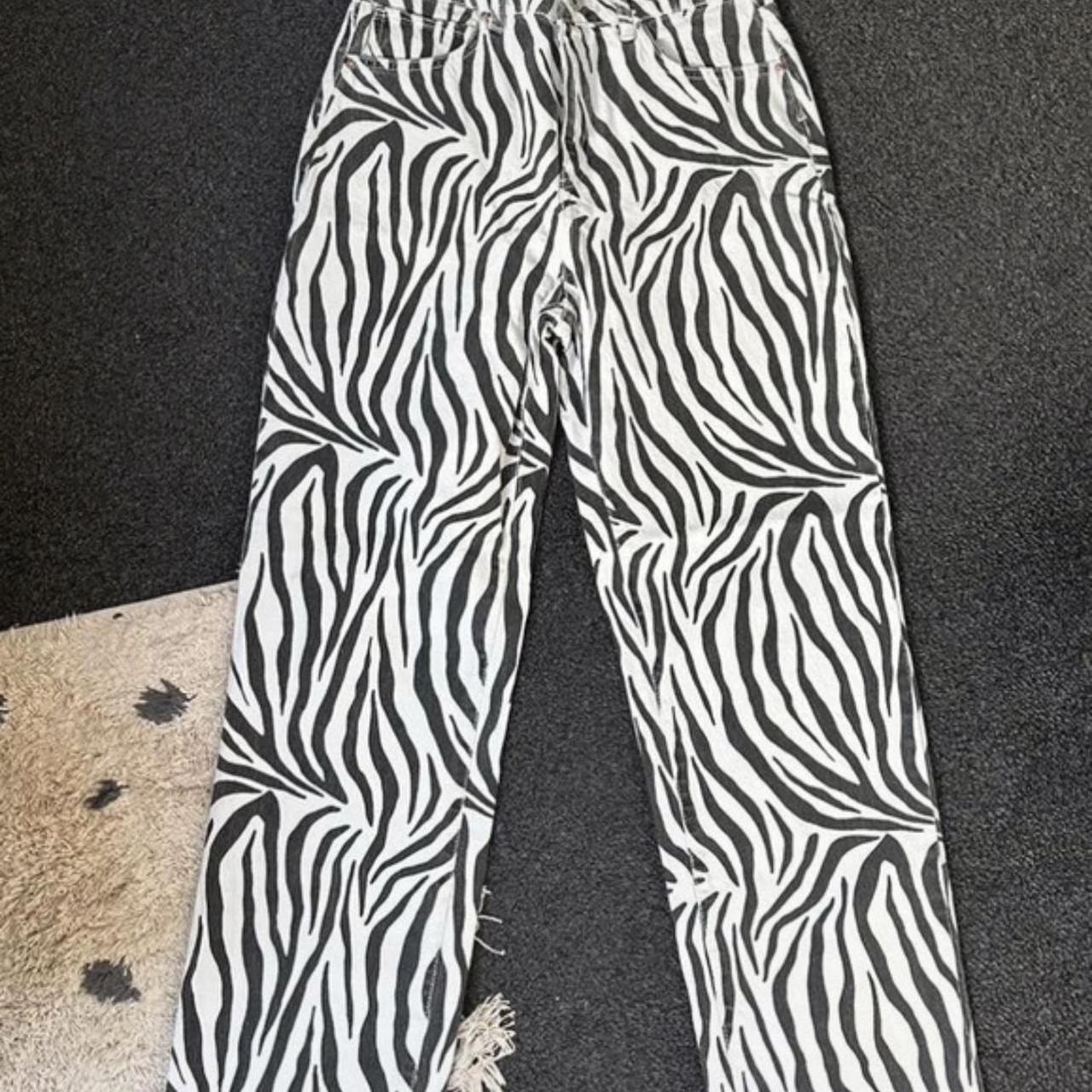 Zara High rise straight leg animal print jeans Size 8 - Depop