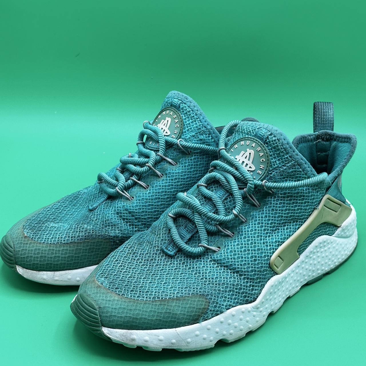 Nike Air Huarache teal trainers *hole in left shoe Depop