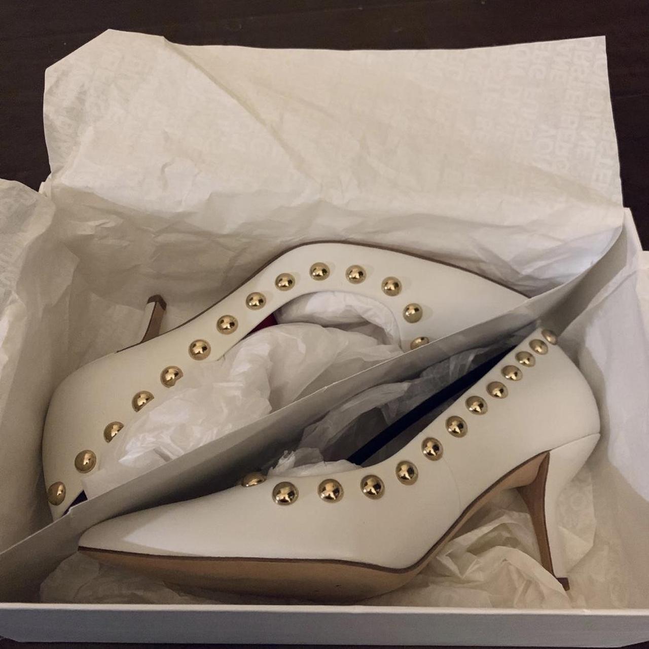 item listed by emmyyyg