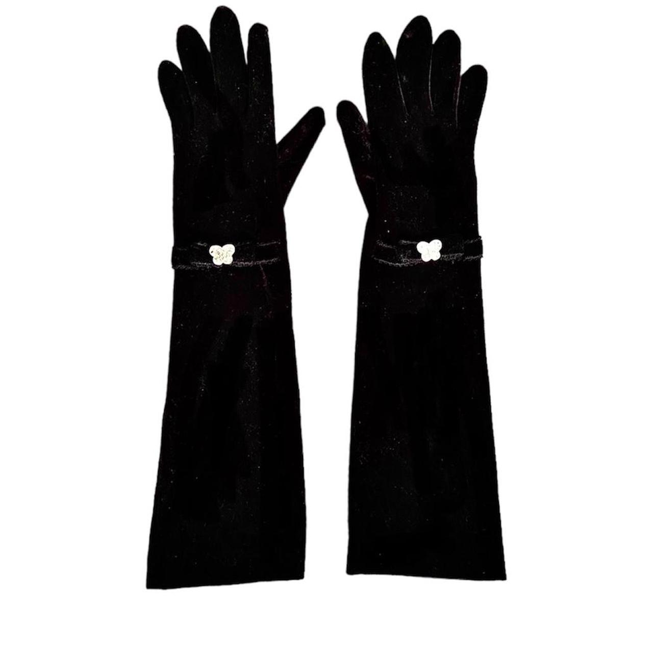 Anna Sui velvet gloves 🕷️ one size fits all in good... Depop