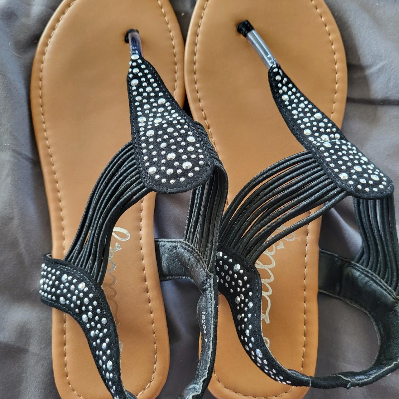 Black dressy flip flops online