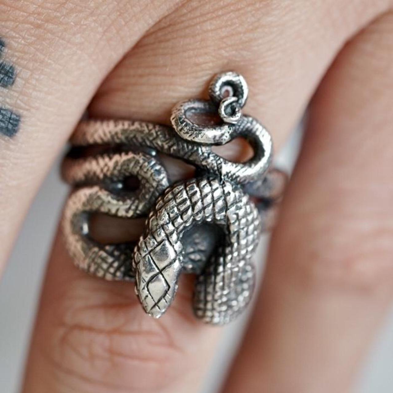 The great frog store snake ring