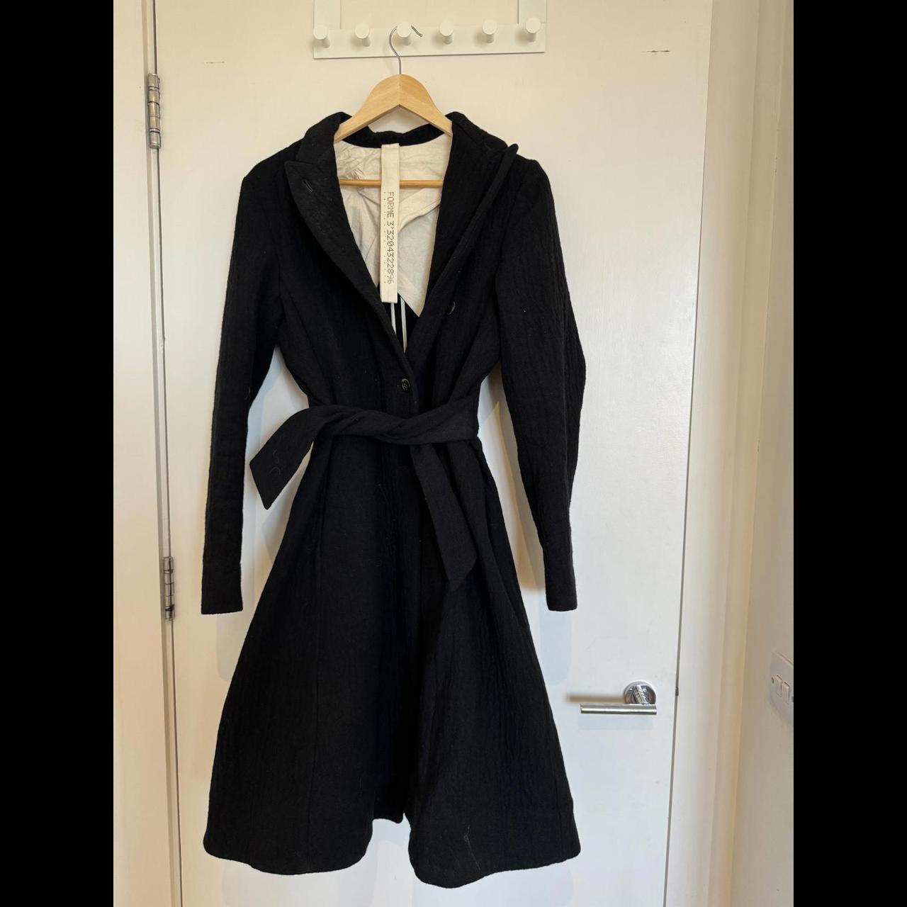 Truly amazing coat. Perfect condition other than a... - Depop