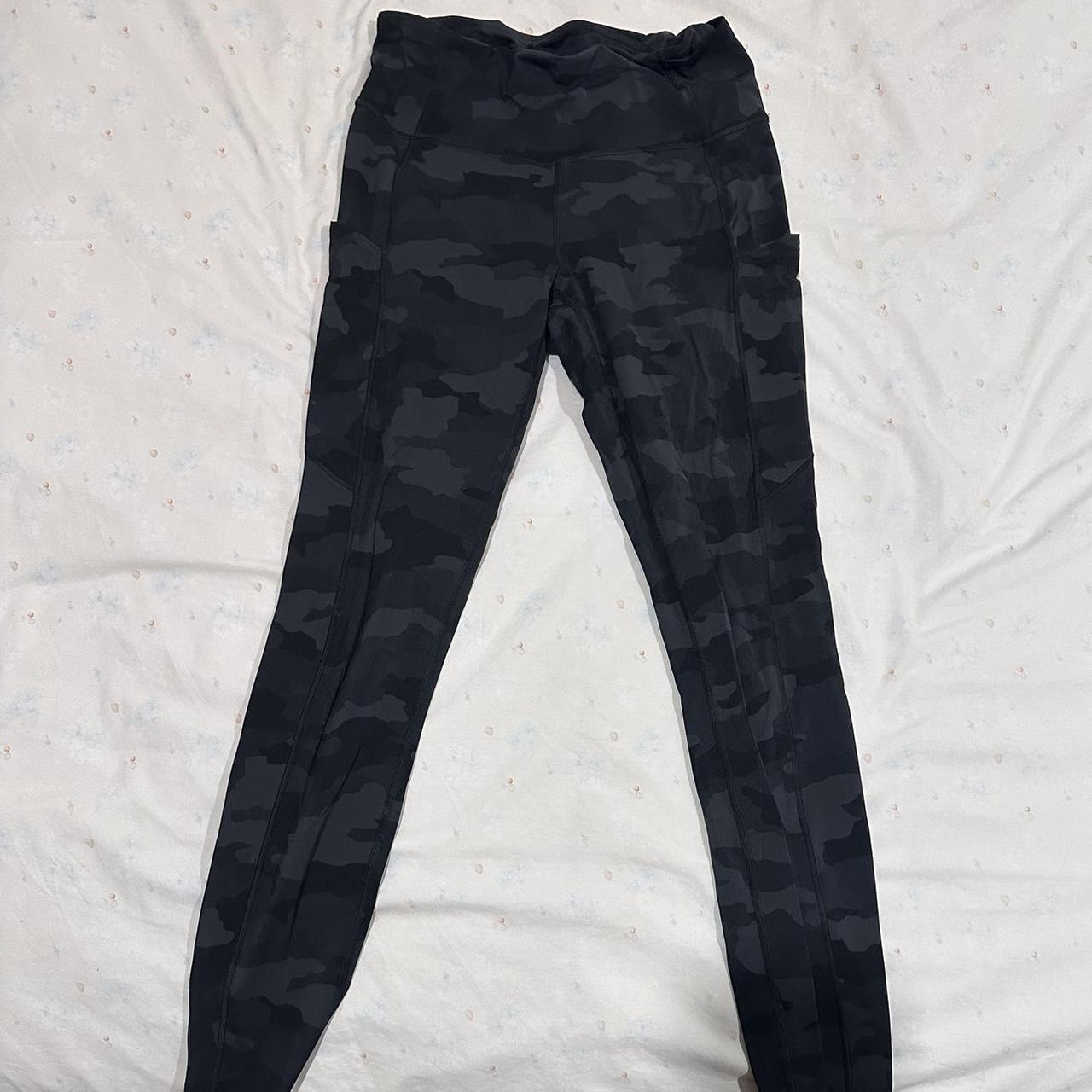 Lululemon cargo leggings with pockets in a size 6 - Depop