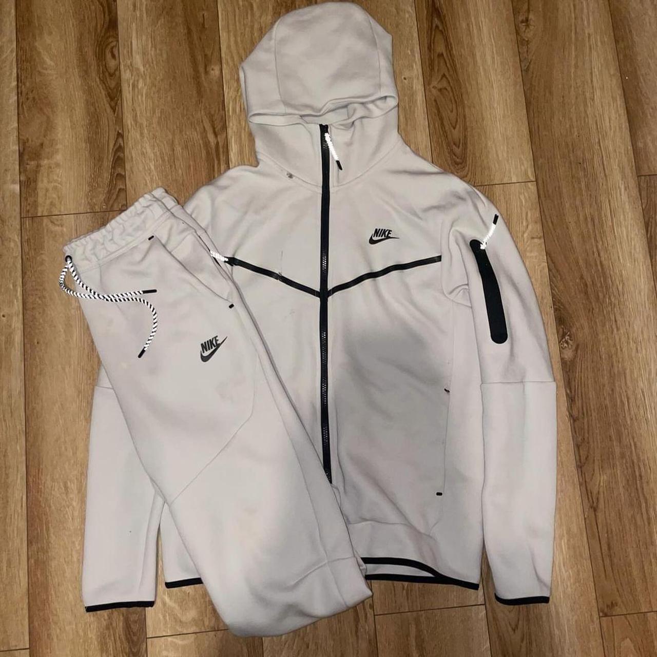 Nike Tech Fleece Cream White 🐻‍ ️ Used 🎁 Size - ... - Depop