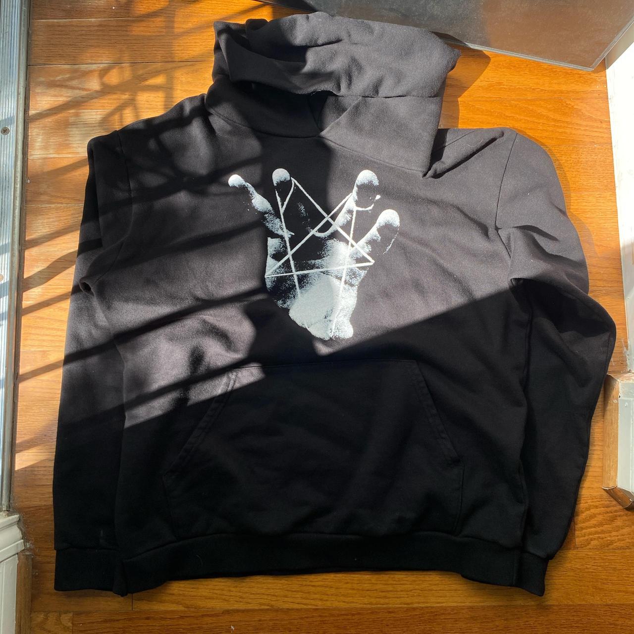 item listed by genesisalyssah