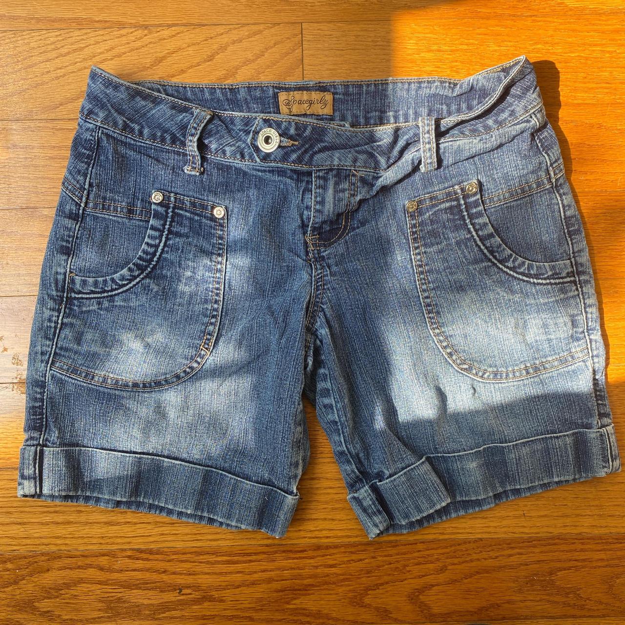 item listed by genesisalyssah