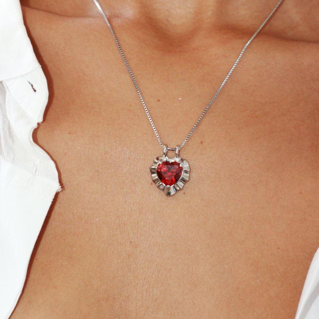 item listed by whoiselusiaa