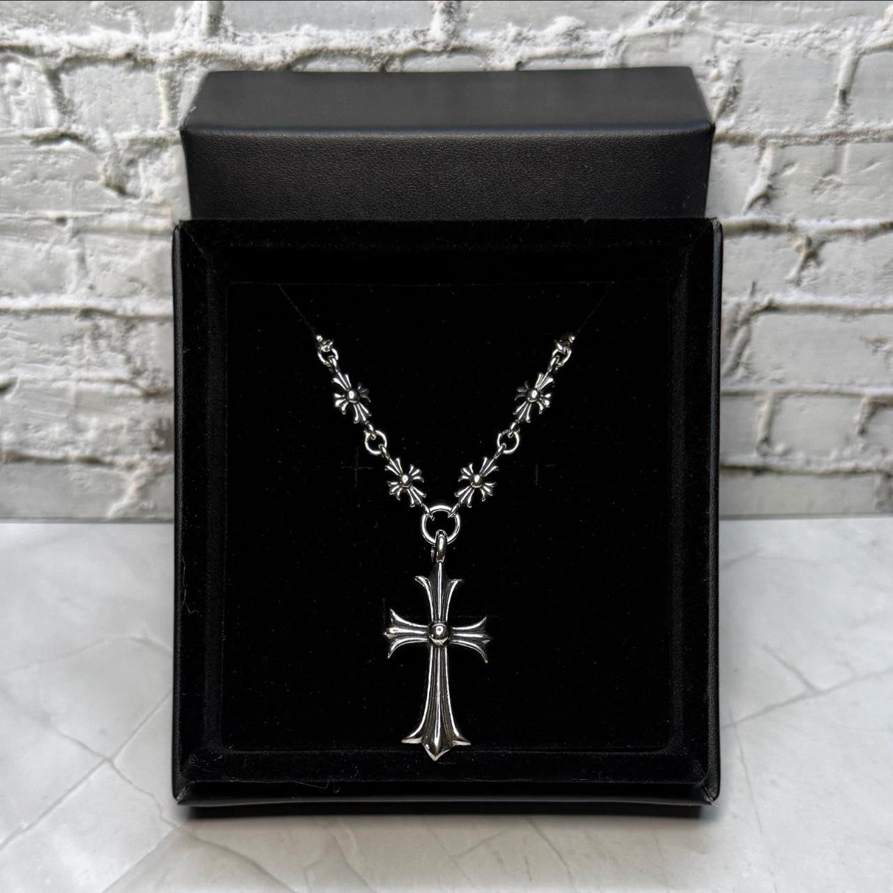 item listed by whoiselusiaa