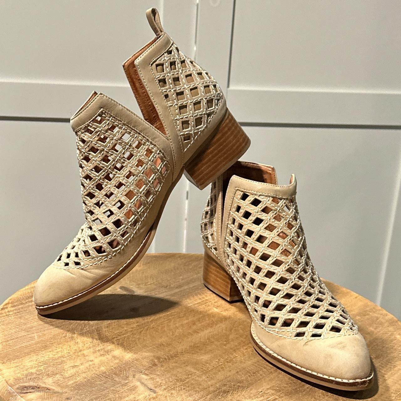 Jeffrey campbell tan booties online