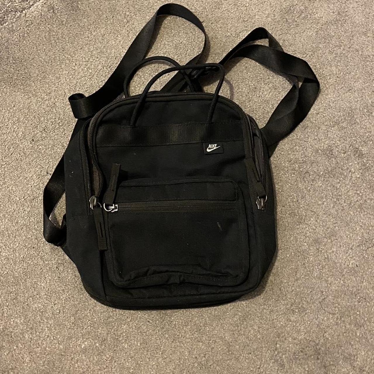 Nike black boxy outlet mini backpack