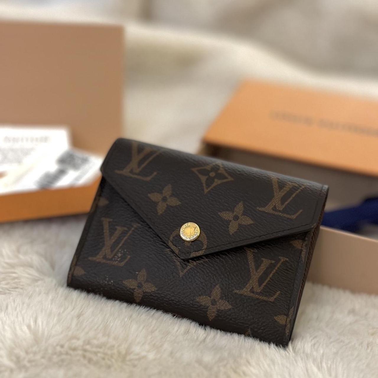 Brand new Louis Vuitton paint collection wallet - Depop