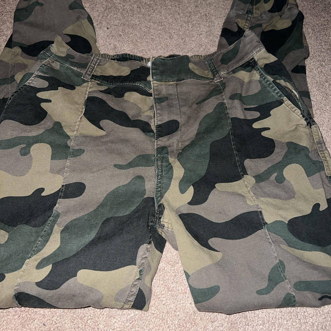 hollister camo ulta high rise joggers size medium - Depop