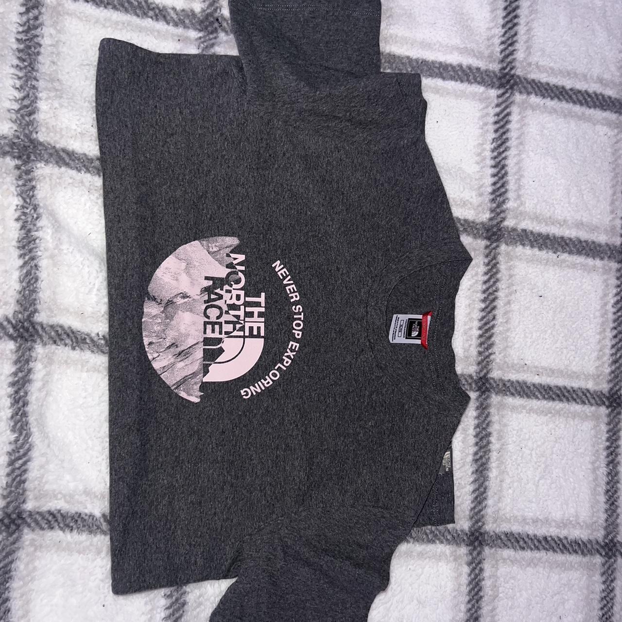 the north face grey junior t-shirt size xl - Depop