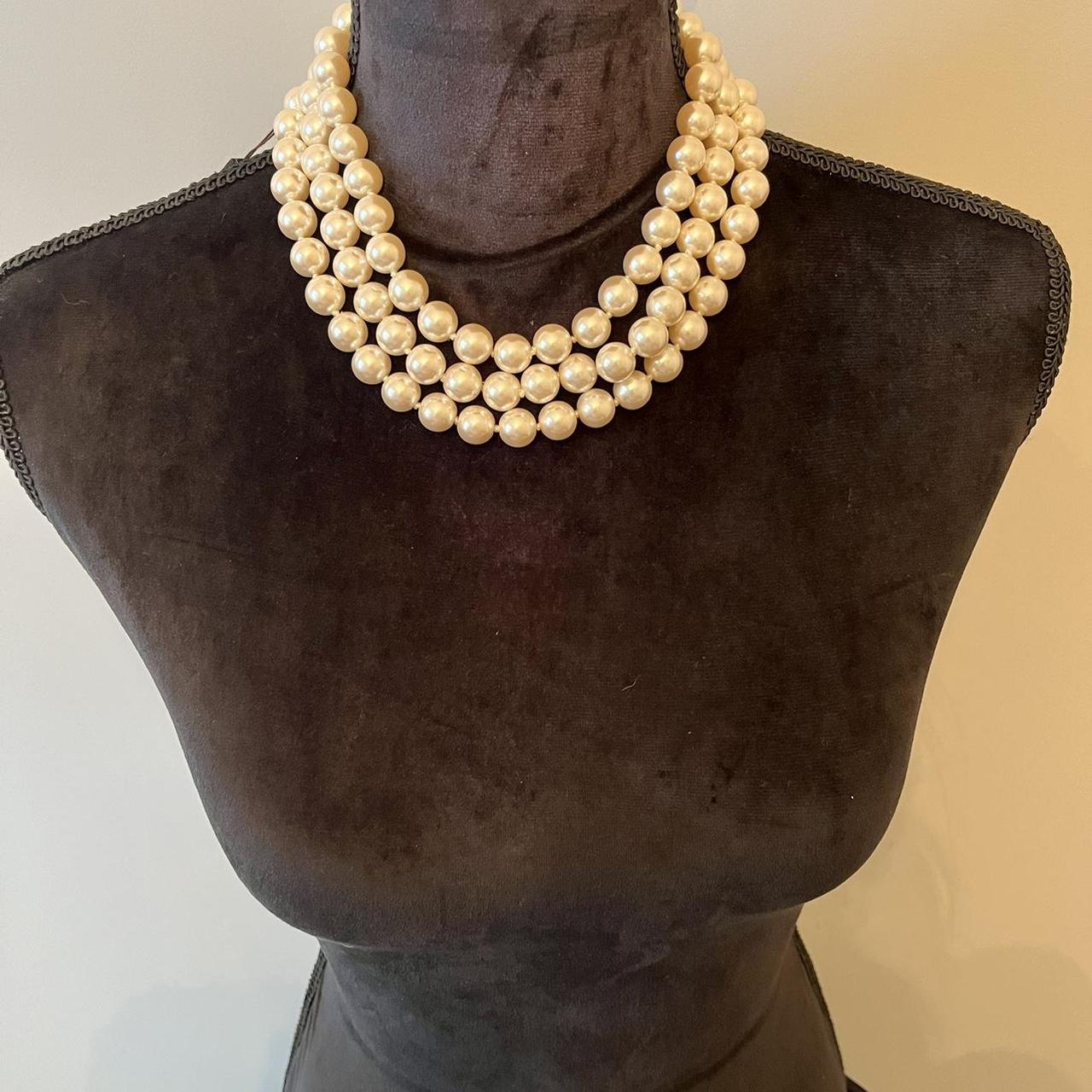 Les bernard pearl on sale necklace