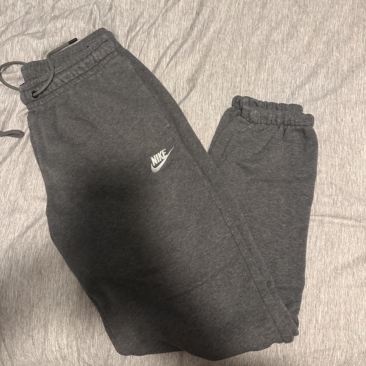 womens nike tracksuit joggers