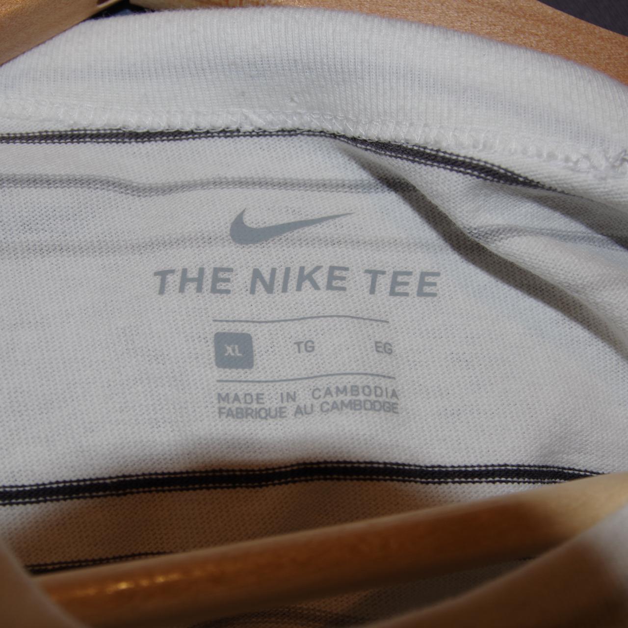 Nike Centre Swoosh T-shirt UK Men's Extra... - Depop