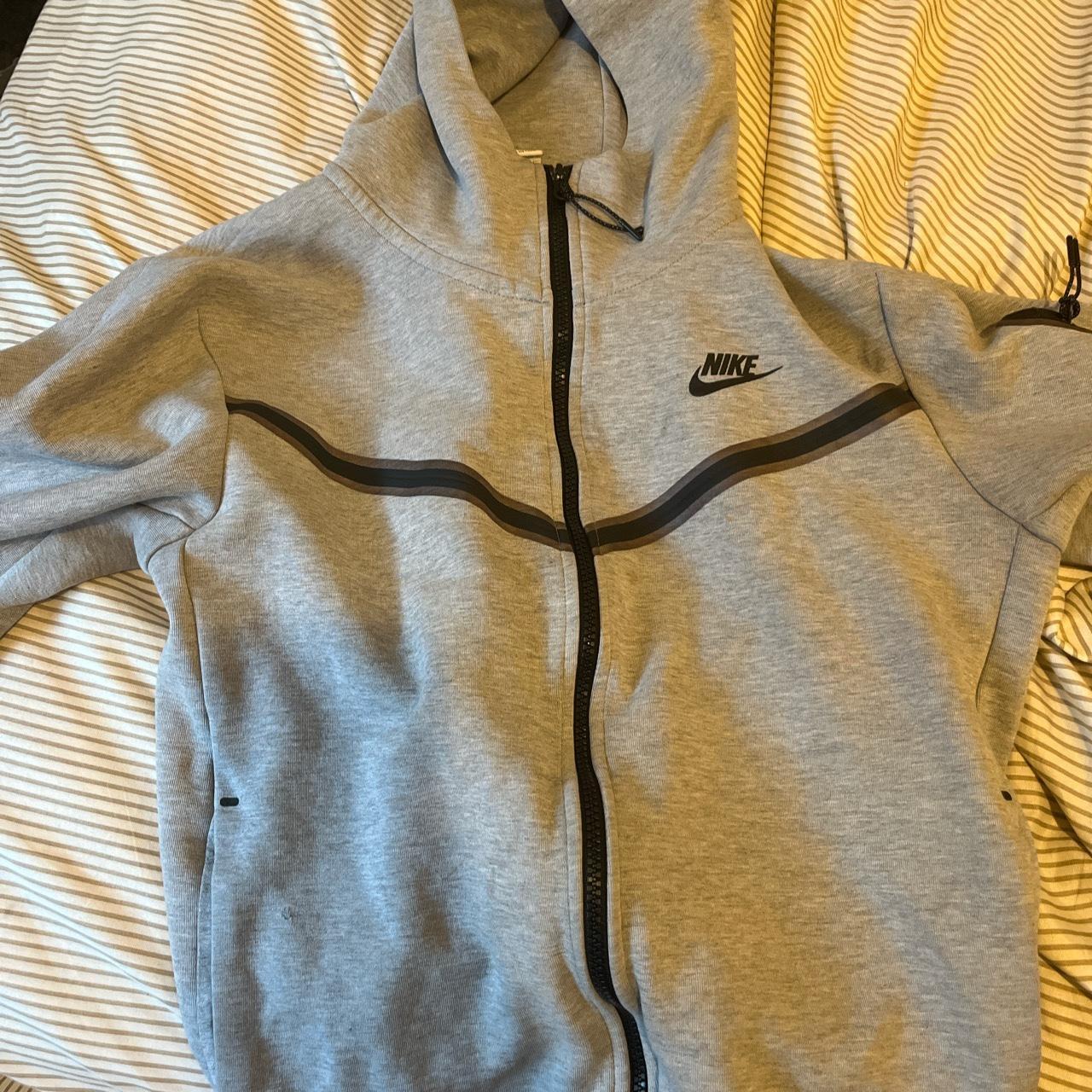 mens grey nike tech fleece