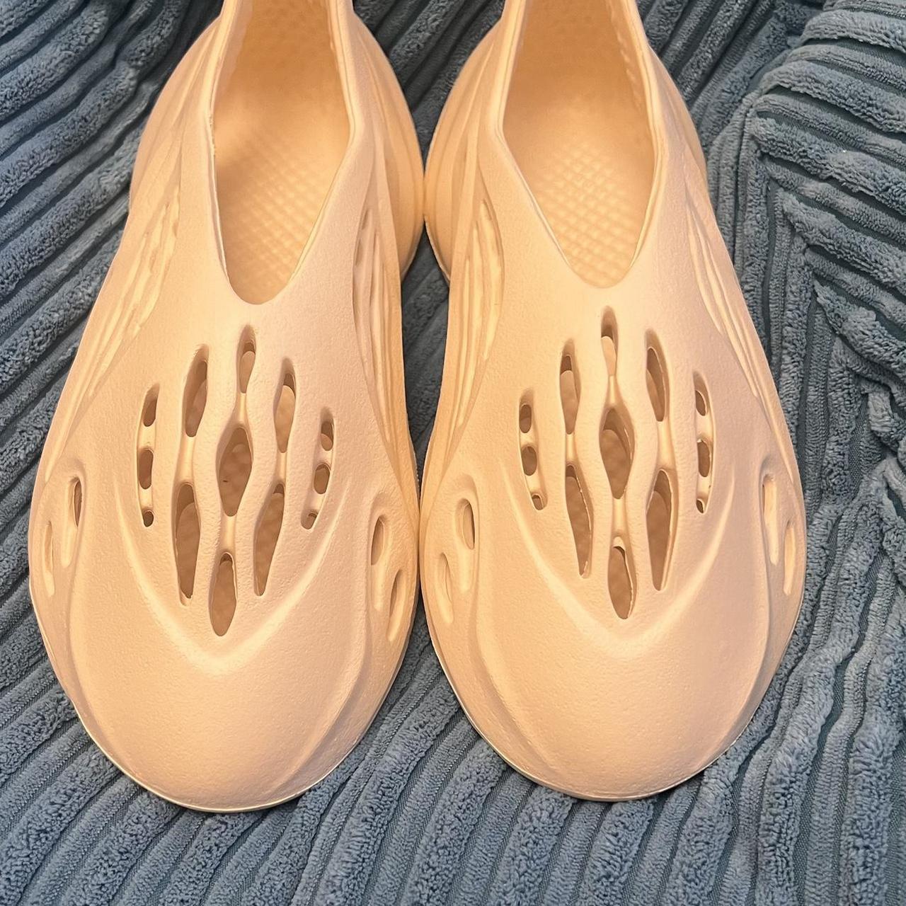 Yeezy Foam Worn once doesn’t