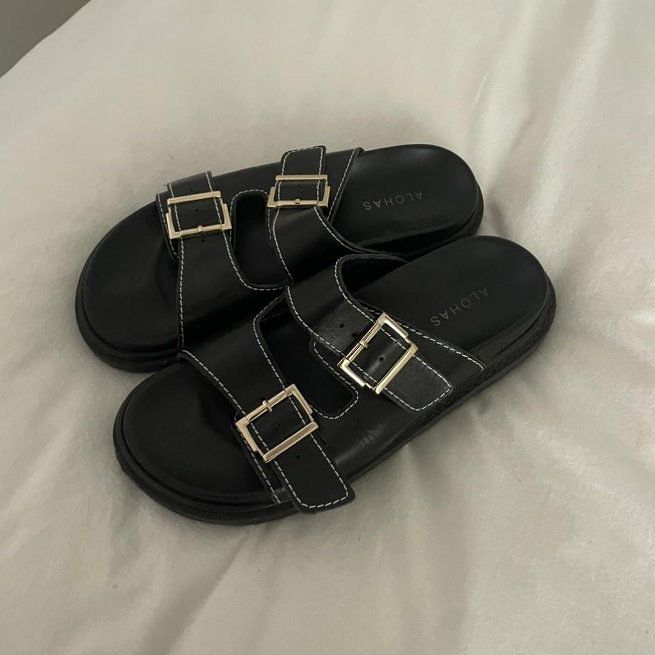 Alohas platform buckle strap sandals in black Depop