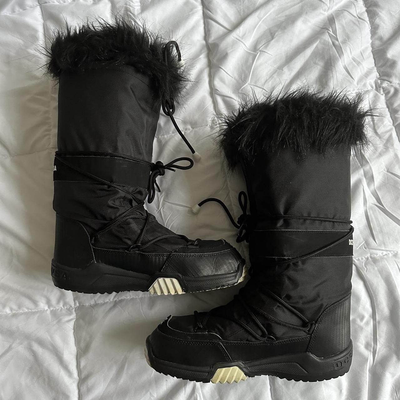 2000s Black DC Snow Boots With Faux Fur And Fabric... - Depop