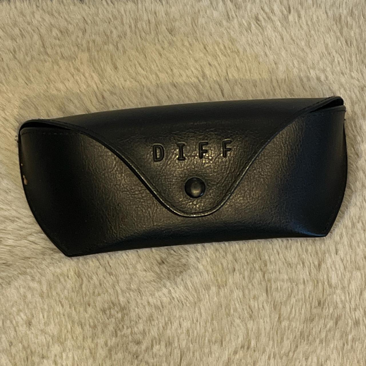 DIFF Women's Round Sunglasses - Black – DIFF Grad… - image 1