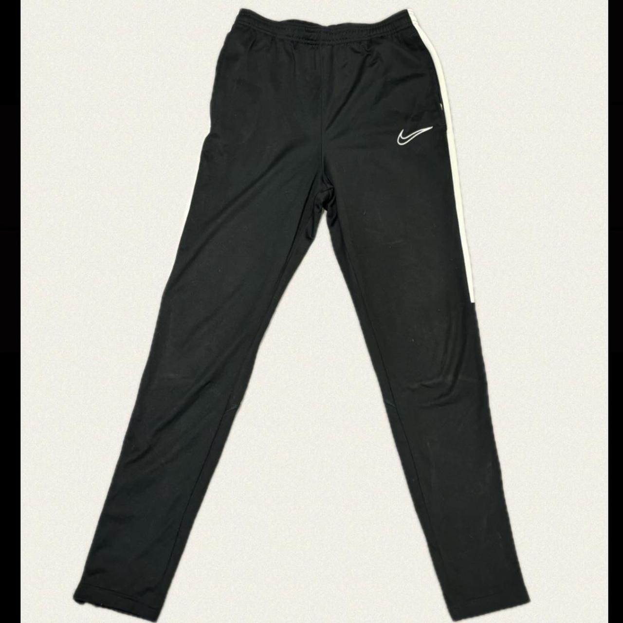 Nike tracksuit best sale bottoms mens black