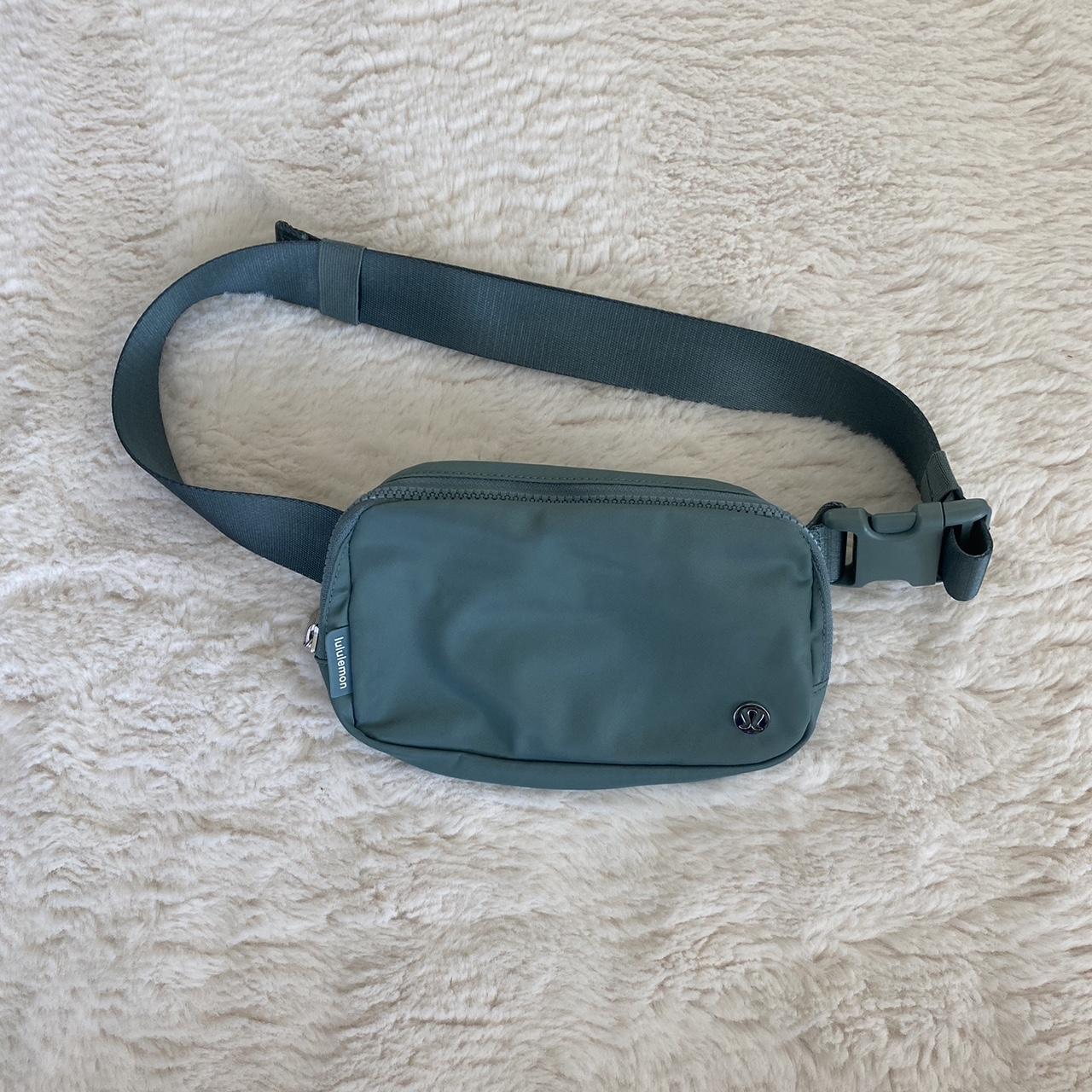 Lululemon Everywhere Belt deals Bag tidewater teal