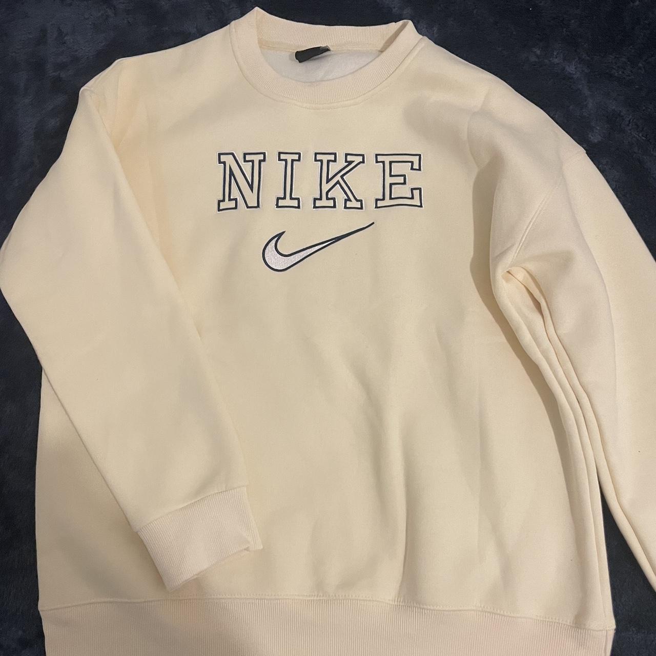 Vintage Nike jumper. True to size. barely worn - Depop