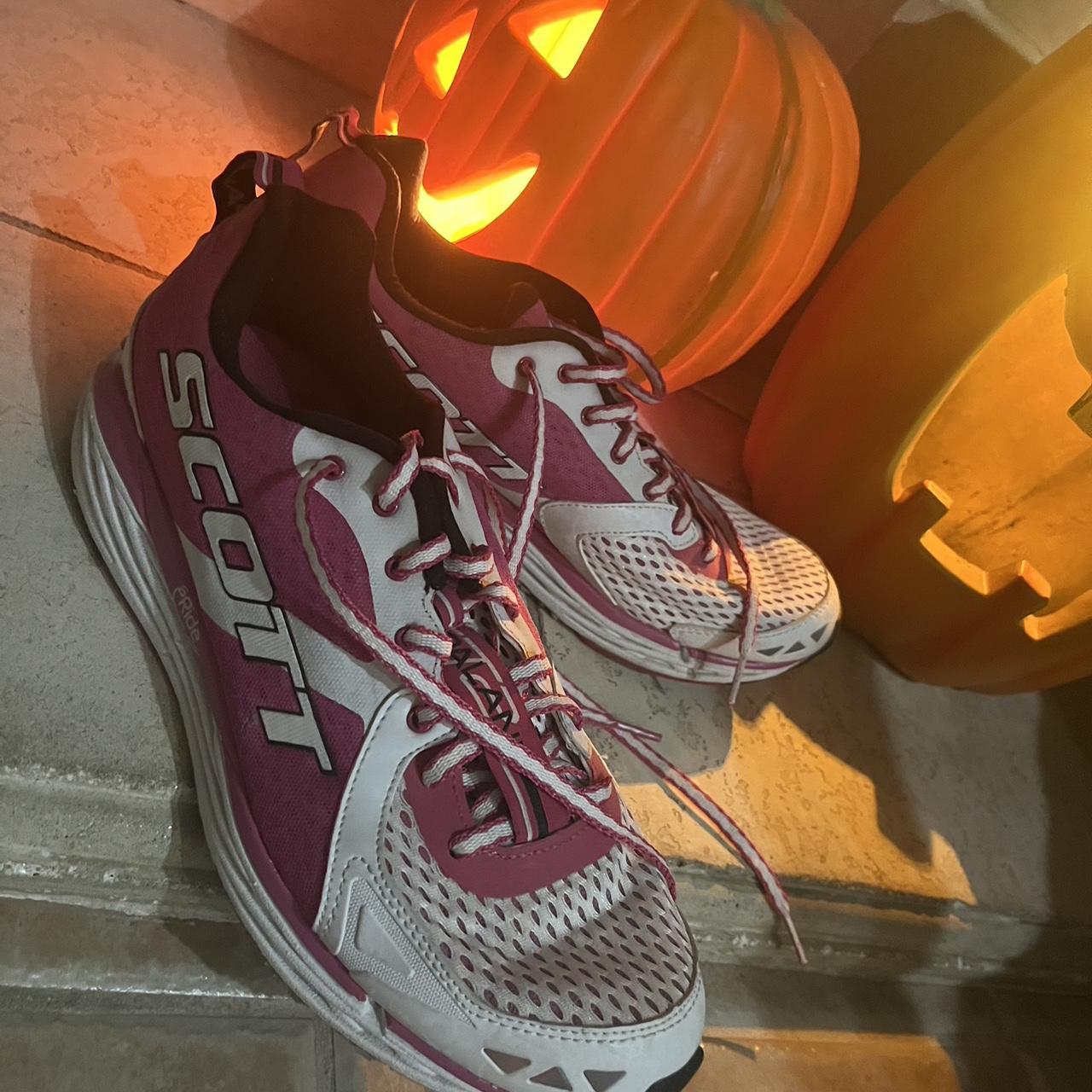 scotts nike trainers